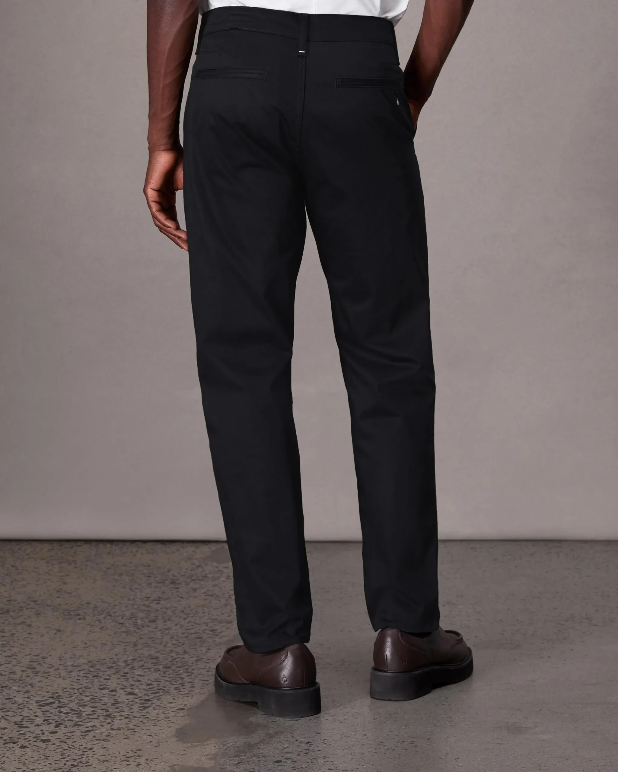 rag & bone Standard Chino Pant Black Online