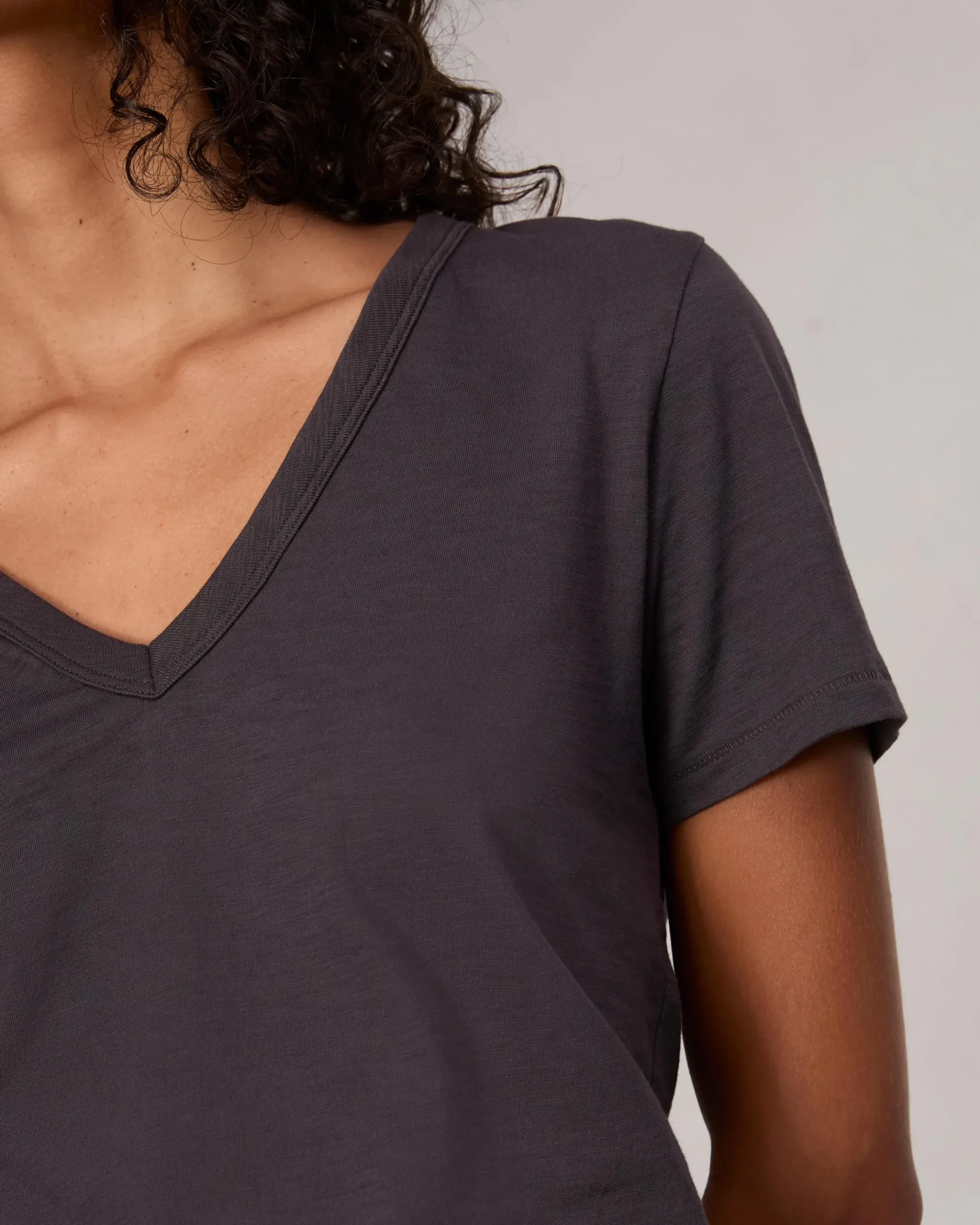 rag & bone The Slub V-Neck Tee Greystone Store